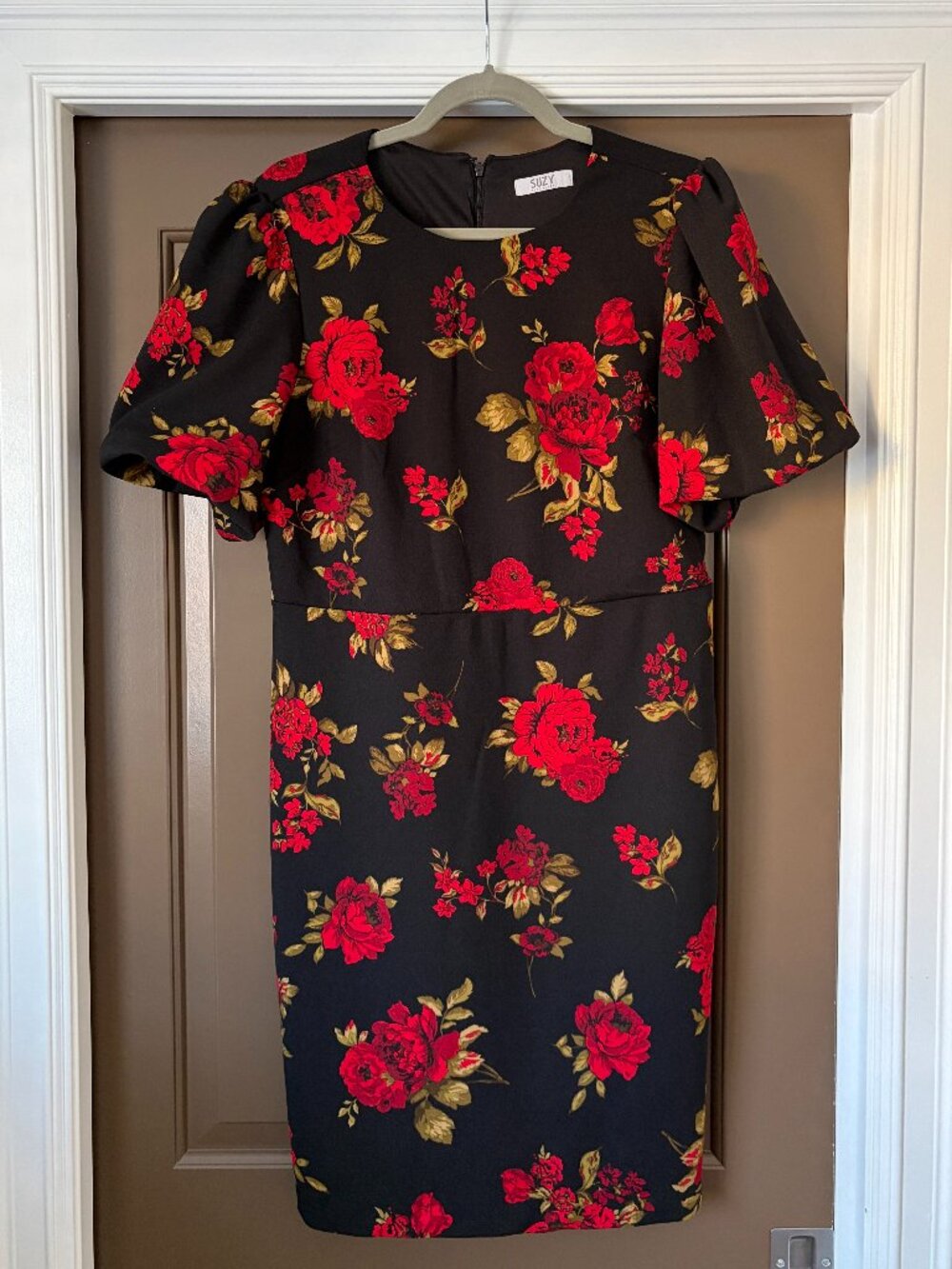 Black Fitted Midi-Dress with Rose pattern